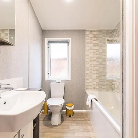 Lodge Garden View With Hot Tub *