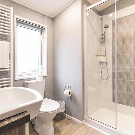 Garden View With Hot Tub Gerendaház *