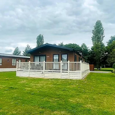 Garden View With Hot Tub York