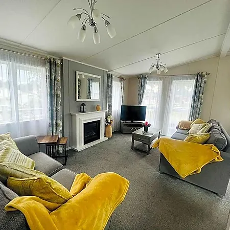 Lodge Garden View With Hot Tub *