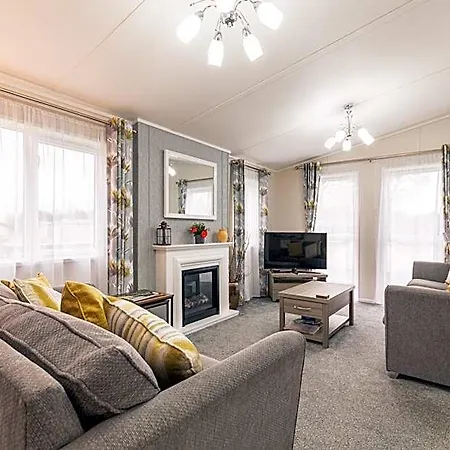 Lodge Garden View With Hot Tub York