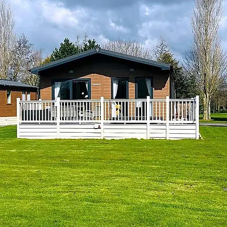 Garden View With Hot Tub York