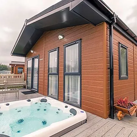 Garden View With Hot Tub