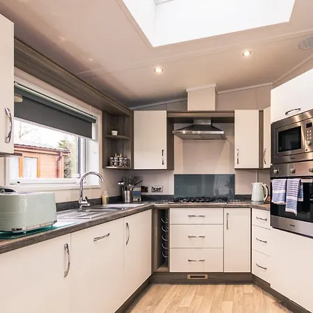 Garden View With Hot Tub Lodge York