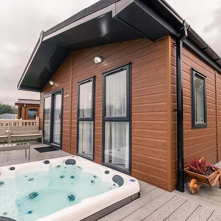Lodge Garden View With Hot Tub