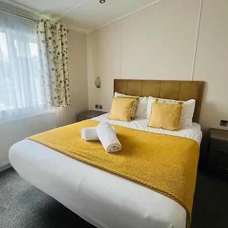 Garden View With Hot Tub Lodge York